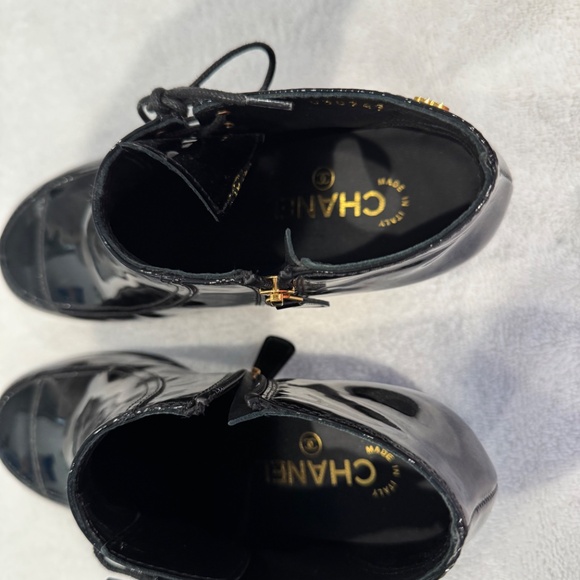 Chanel 15A CC Patent Leather Side Lace Up Booties Black CC Logo size 39 - Picture 8 of 8